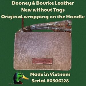 NWOT Dooney & Bourke Leather New without Tags Orig Wrapping on Handle #0506228